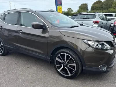 Used Nissan Qashqai Tekna 115 HP (84 kW) 2015 Beige SUV