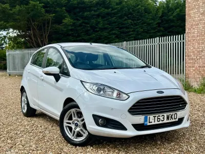 Used Ford Fiesta Zetec 2013 White Hatchback