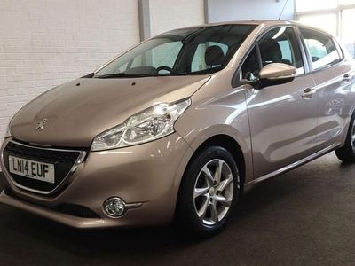 Used Peugeot 208 Active 70 HP (51 kW) 2014 Pink Hatchback