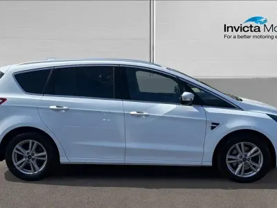 Używany Ford S-MAX Titanium 190 KM (139 kW) 2022 Biały Minivan