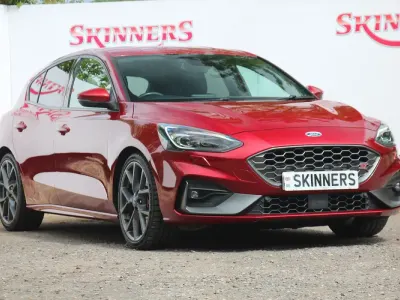Używany Ford Focus ST 280 KM (205 kW) 2019 Czerwony Hatchback