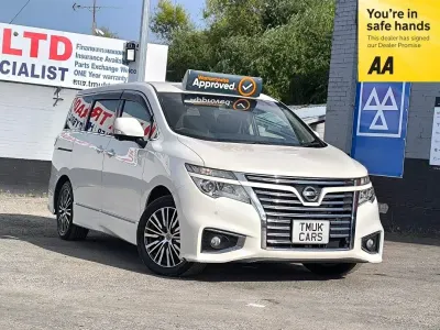 Used Nissan Elgrand Premium Edition 2018 White MPV