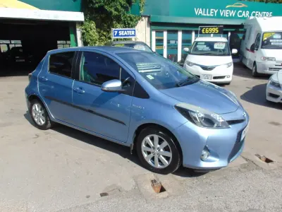 Used Toyota Yaris T4 100 HP (73 kW) 2013 Blue Hatchback