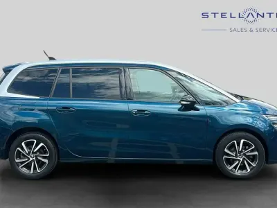 Used Citroën C4 SpaceTourer Shine 127 HP (93 kW) 2021 Blue MPV