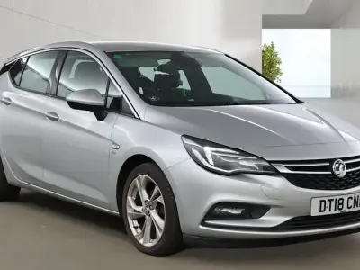Used Vauxhall Astra SRi 110 HP (80 kW) 2018 Silver Hatchback