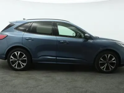 Usado Ford Kuga ST-Line X 150 HP (110 kW) 2023 Azul SUV