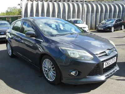 Gebraucht Ford Focus Zetec 115 PS (84 kW) 2012 Grau Kleinwagen