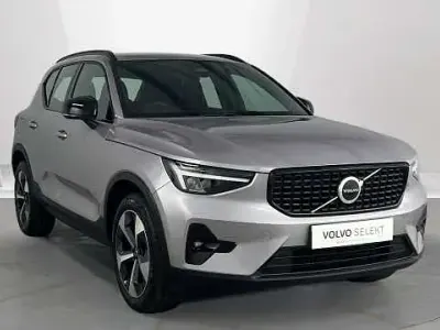 Begagnad Volvo XC40 Plus 194 HK (142 kW) 2025 Silver SUV