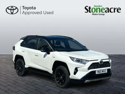 Used Toyota RAV4 218 HP (160 kW) 2021 White/black SUV