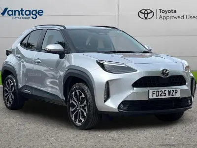 Used Toyota Yaris Cross Design 113 HP (83 kW) 2025 Silver SUV