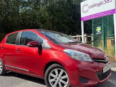 Used Toyota Yaris 69 HP (50 kW) 2013 Red Hatchback