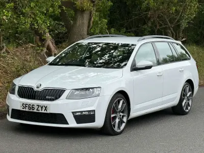 Used Skoda Octavia vRS 184 HP (135 kW) 2016 White Estate