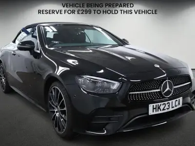 Usado Mercedes E400 AMG line 330 HP (242 kW) 2023 Preto Cabrios