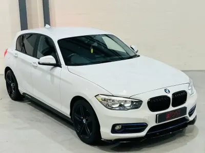 Begagnad BMW 118 Sport Line 136 HK (100 kW) 2018 Vit Halvkombi