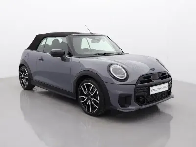 Usado Mini Cooper Cabriolet Sport 161 HP (118 kW) 2025 Cinzento Cabrios