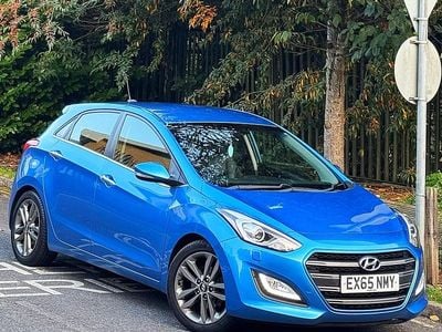 Blue Used 2015 Hyundai i30 Premium Hatchback | £4,595 (Good price)