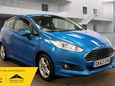 Begagnad Ford Fiesta Zetec 2013 Blå Halvkombi