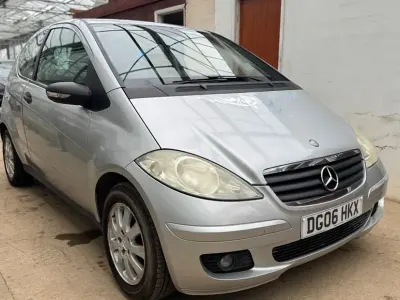 Begagnad Mercedes A150 Classic 2006 Silver Halvkombi
