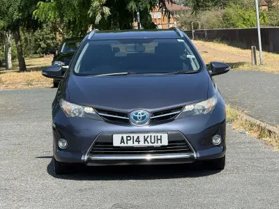 Used Toyota Auris Hybrid