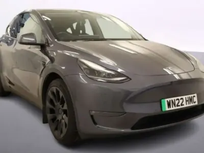 Begagnad Tesla Model Y Long Range AWD 282 kW (384 HK) 2022 Grå SUV