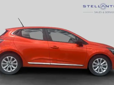 Używany Renault Clio V Evolution 89 KM (65 kW) 2025 Pomarańczowy