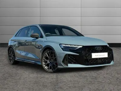 Begagnad Audi RS3 Comfort 400 HK (294 kW) 2025 Grå Sedan