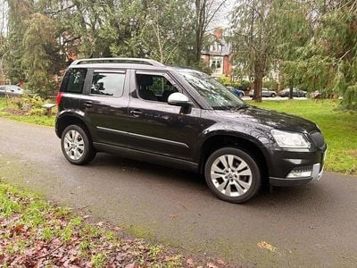Black Used 2015 Skoda Yeti Elegance SUV | £6,199 (Fair price)