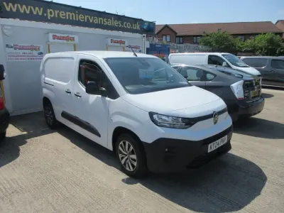 Used Citroën Berlingo 100 HP (73 kW) 2024 White MPV