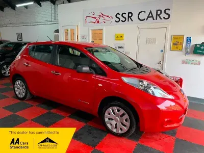Used Nissan Leaf Visia 80 kW (109 HP) 2015 Red Hatchback