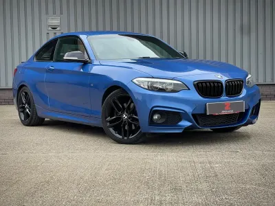 Begagnad BMW 225 M Sport 2015 Blå Sportkupé