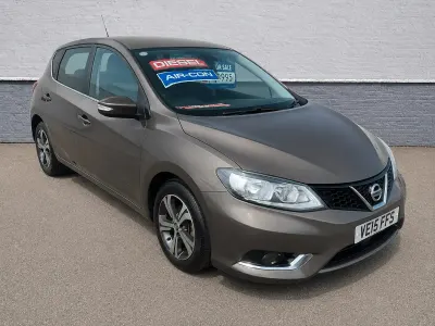 Używany Nissan Pulsar Acenta 110 KM (80 kW) 2015 Beżowy Hatchback