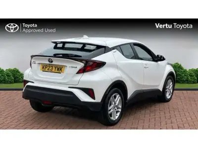 Used Toyota C-HR 122 HP (89 kW) 2023 White SUV