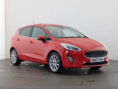 Used Ford Fiesta Titanium 125 HP (91 kW) 2017 Red Hatchback