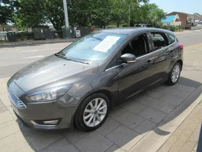 Used Ford Focus Titanium 125 HP (91 kW) 2017 Grey Hatchback
