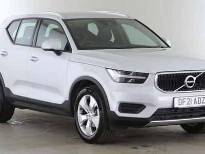 Used Volvo XC40 Momentum 161 HP (118 kW) 2021 729 glacier silver SUV