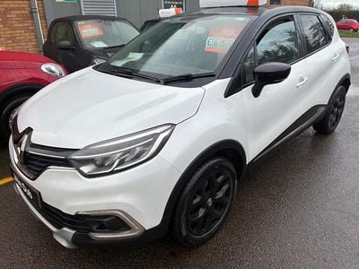 White/black Used 2017 Renault Captur Dynamique SUV | £6,490 (Fair price)