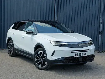 Used Vauxhall Grandland X 136 HP (100 kW) 2025 White SUV
