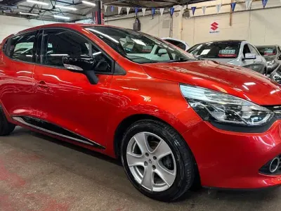 Used Renault Clio Dynamique 73 HP (53 kW) 2015 Red Hatchback