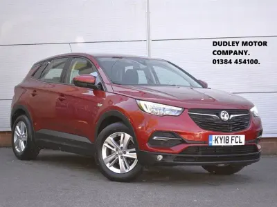 Used Vauxhall Grandland X S 130 HP (95 kW) 2018 Red SUV