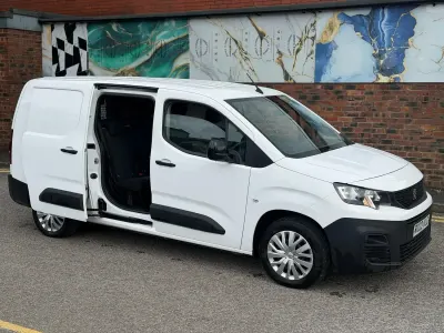 Used Peugeot Partner Premium 131 HP (96 kW) 2022 White MPV
