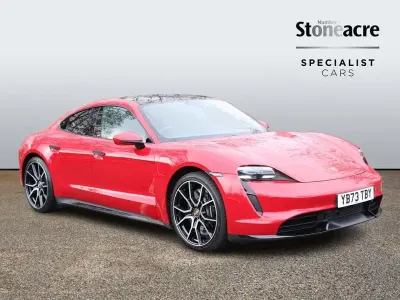Usado Porsche Taycan Performance Package 500 kW (680 CV) 2023 Rojo Berlina
