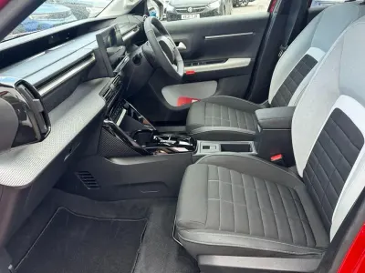 Begagnad Citroën e-C3 81 kW (111 HK) 2025 Röd Halvkombi
