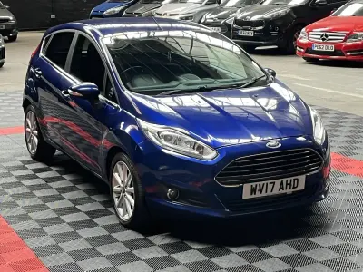 Used Ford Fiesta Titanium 125 HP (91 kW) 2017 Blue Hatchback