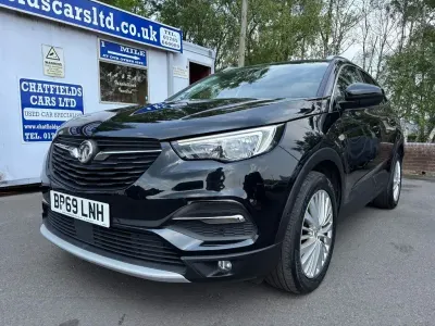Used Vauxhall Grandland X Business Edition 130 HP (95 kW) 2019 Black SUV