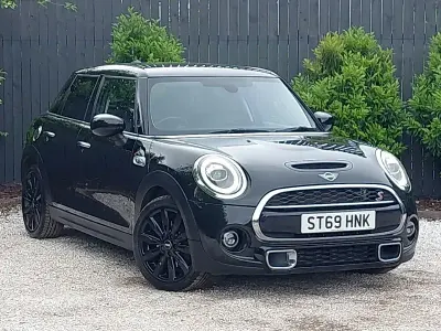 Used Mini Cooper S Exclusive 192 HP (141 kW) 2019 Black Hatchback