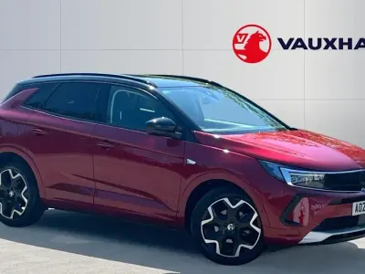 Używany Vauxhall Grandland X Ultimate 136 KM (100 kW) 2024 Czerwony SUV