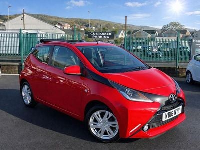 Used Toyota Aygo x-press 68 HP (50 kW) 2016 Red Hatchback