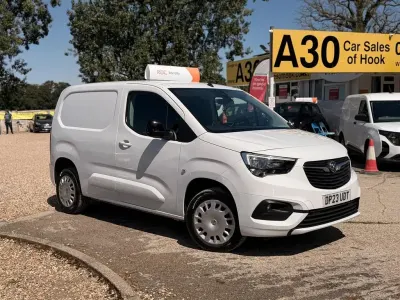 Used Vauxhall Combo 100 HP (73 kW) 2023 White MPV