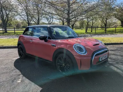 Gebraucht Mini Cooper S Hatch 135 kW (184 PS) 2021 Rot Kleinwagen