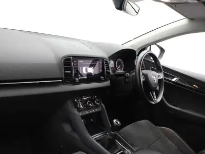 Used Skoda Karoq SE L 116 HP (85 kW) 2018 White SUV